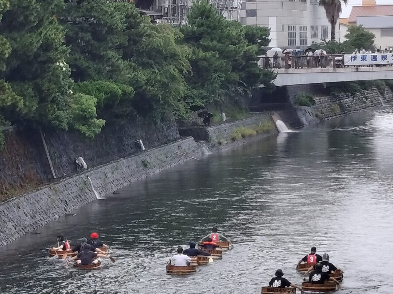 タライ乗り競走