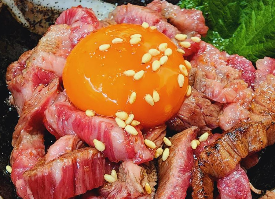館ユッケ